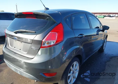 2015 Ford Fiesta Se z USA, uszkodzony, nr VIN 3FADP4EJ3FM209136